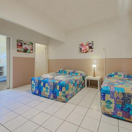 Marlin Motel Biggera Waters Екстер'єр фото